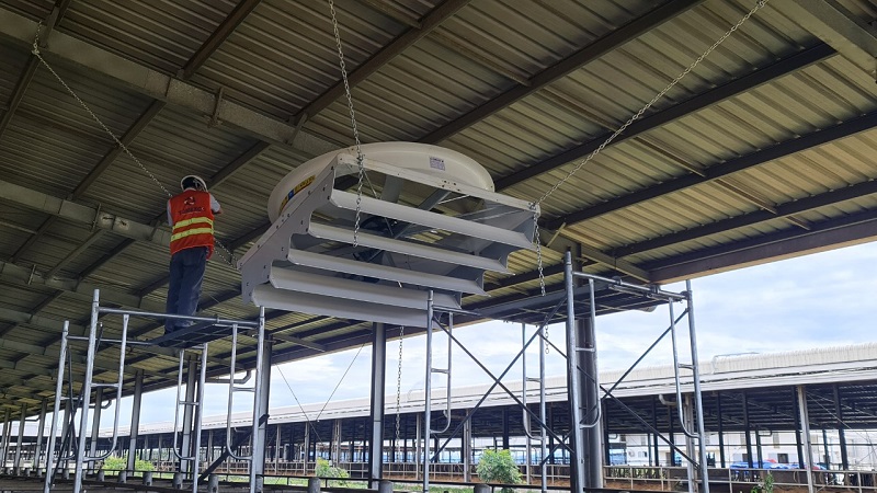 Tomexco tiến hành lắp đặt quạt công nghiệp Composite