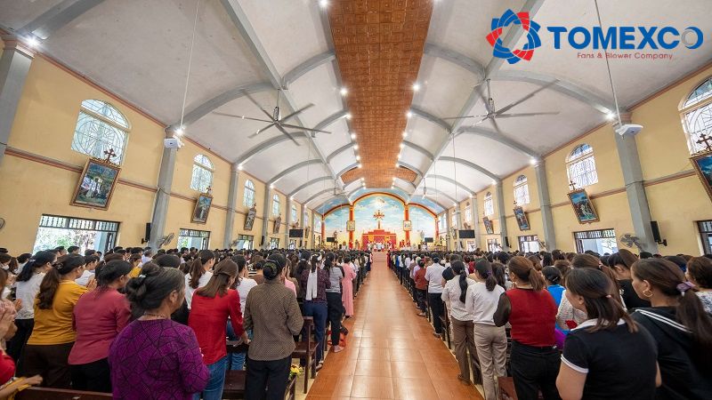 Lắp đặt quạt trần công nghiệp thích hợp cho nhà thờ bởi có trần nhà cao và thoáng