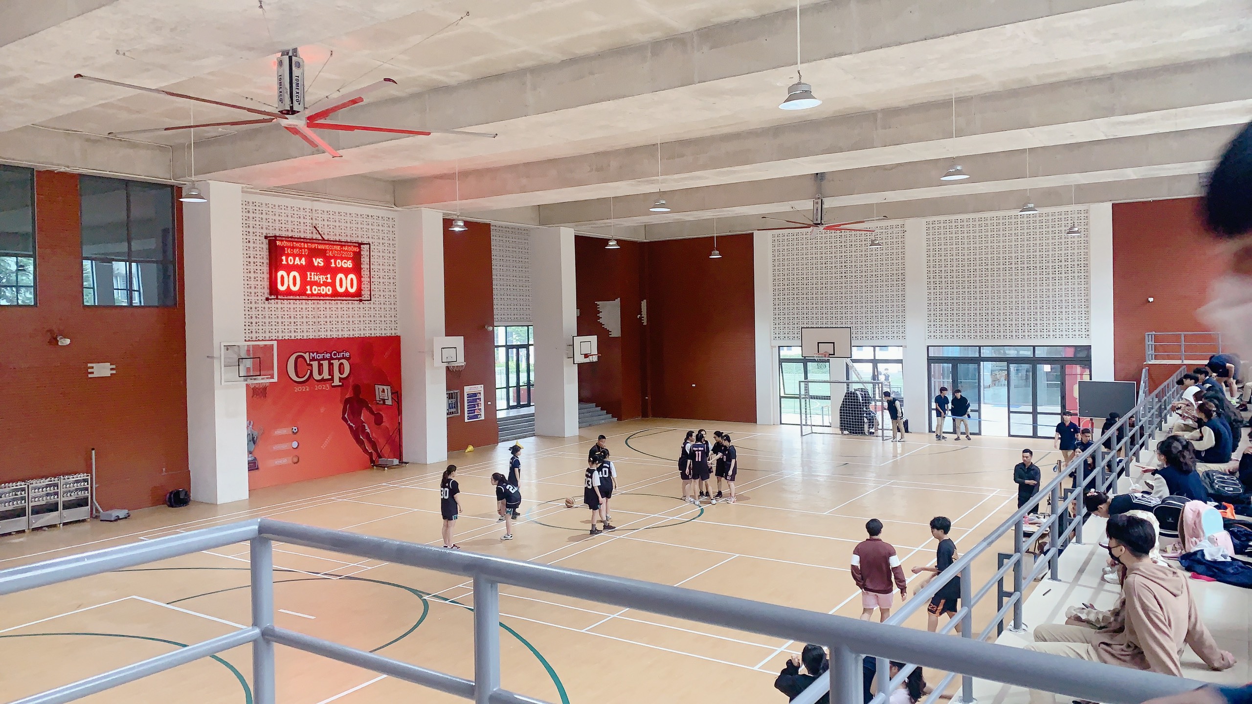 Quạt trần HVLS chính hãng cho trường học 